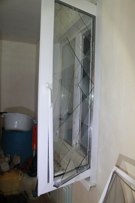 Полиция штурмом взяла дом предполагаемых наркодилеров