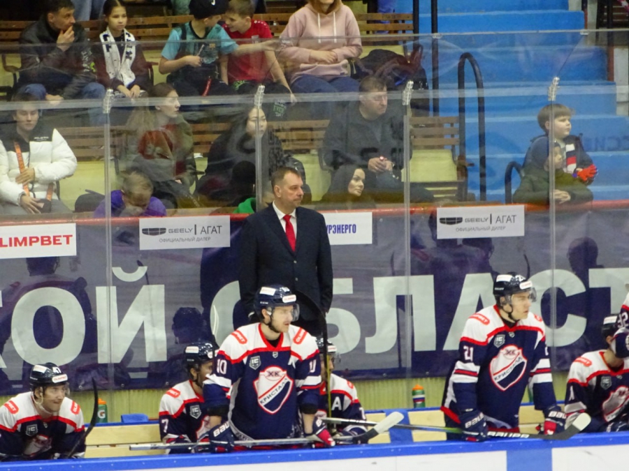 «Кристалл» завершил сезон «сухой» победой над чемпионом Лиги