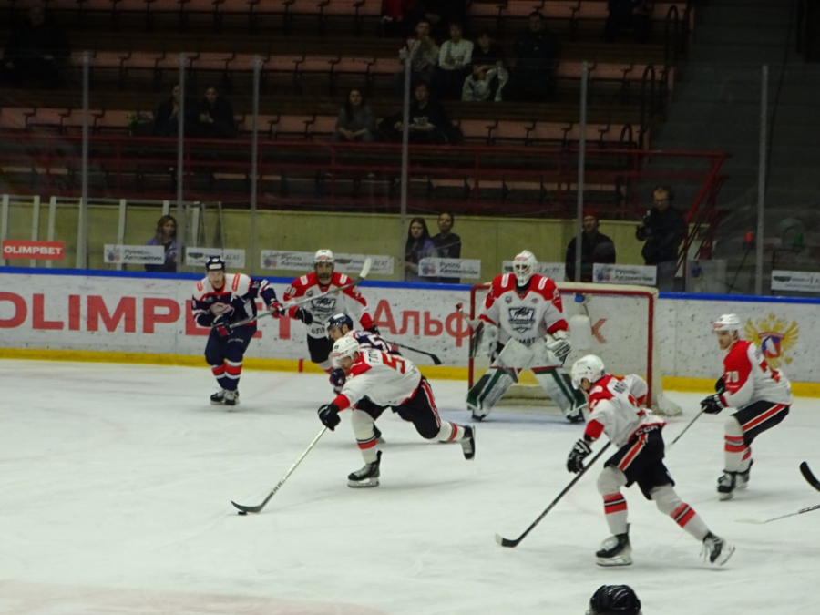 «Кристалл» завершил сезон «сухой» победой над чемпионом Лиги