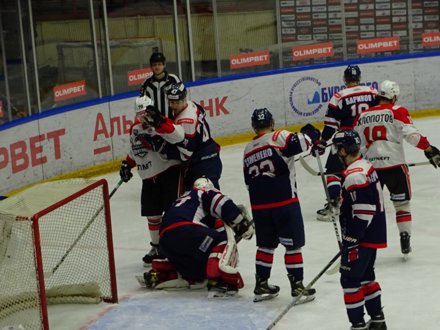 «Кристалл» завершил сезон «сухой» победой над чемпионом Лиги