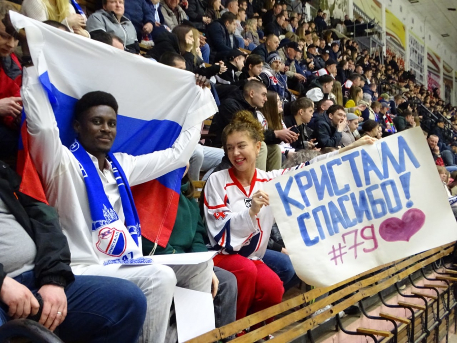 «Кристалл» завершил сезон «сухой» победой над чемпионом Лиги