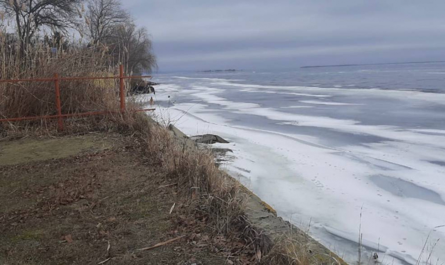 Саратовца заставили снести незаконно установленный забор у берега Волги
