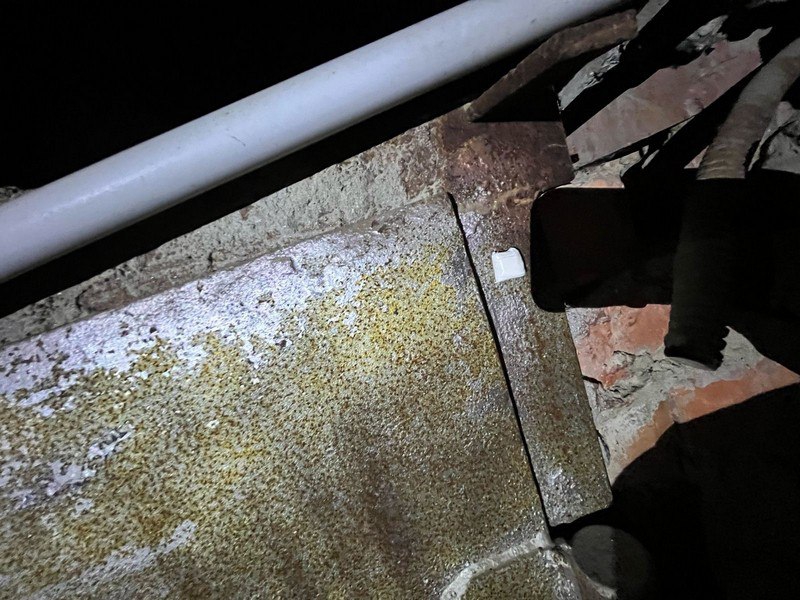 В Энгельсе двоих мужчин задержали за покушение на сбыт свертков с гашишем