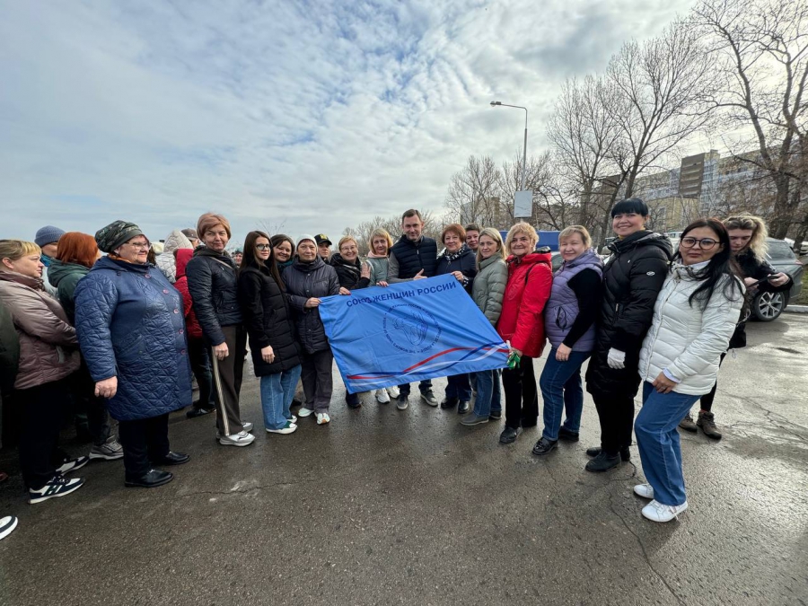 В Энгельсе на общегородской субботник вышли порядка 3 тысяч человек