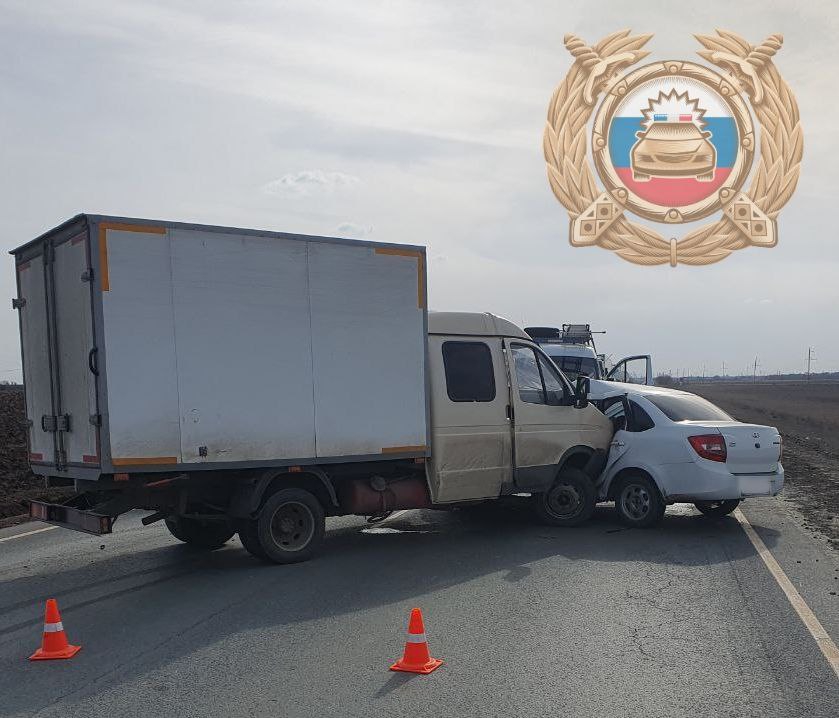 В Марксовском районе в ДТП с «ГАЗелью» и «Грантой» погиб пожилой водитель