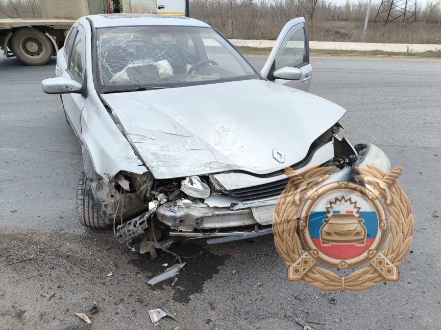 В Балаковском районе у «Шевроле» отвалилось колесо после ДТП с «Рено»