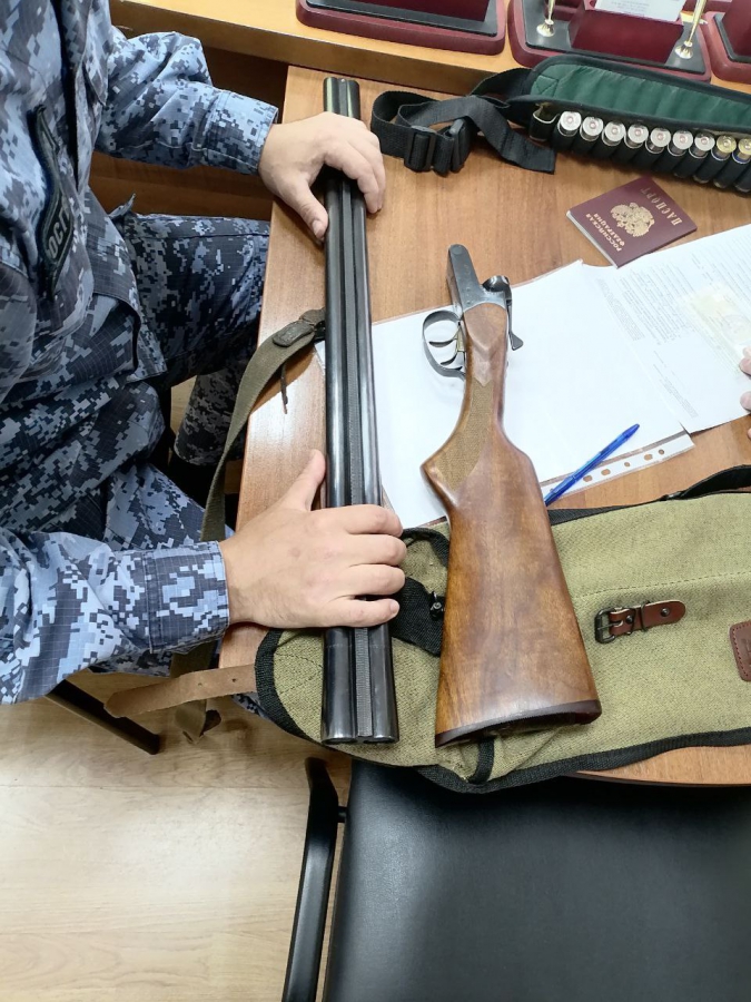 В Саратове ветеран СВО передал на передовую свое охотничье ружье и патроны