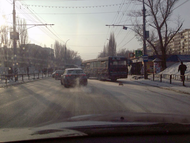 ДТП с участием автобуса заблокировало движение по проспекту 50 лет Октября