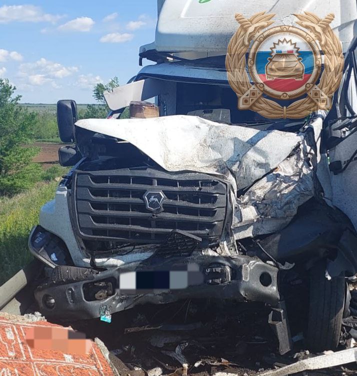 Под Пугачевом в ДТП с «КамАЗом», «ГАЗом» и «Рено» погибли два водителя