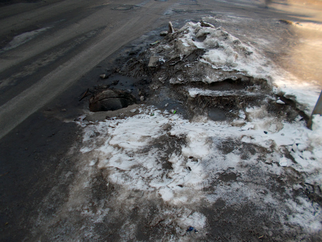 Жителям Лунной две недели угрожает открытый колодец