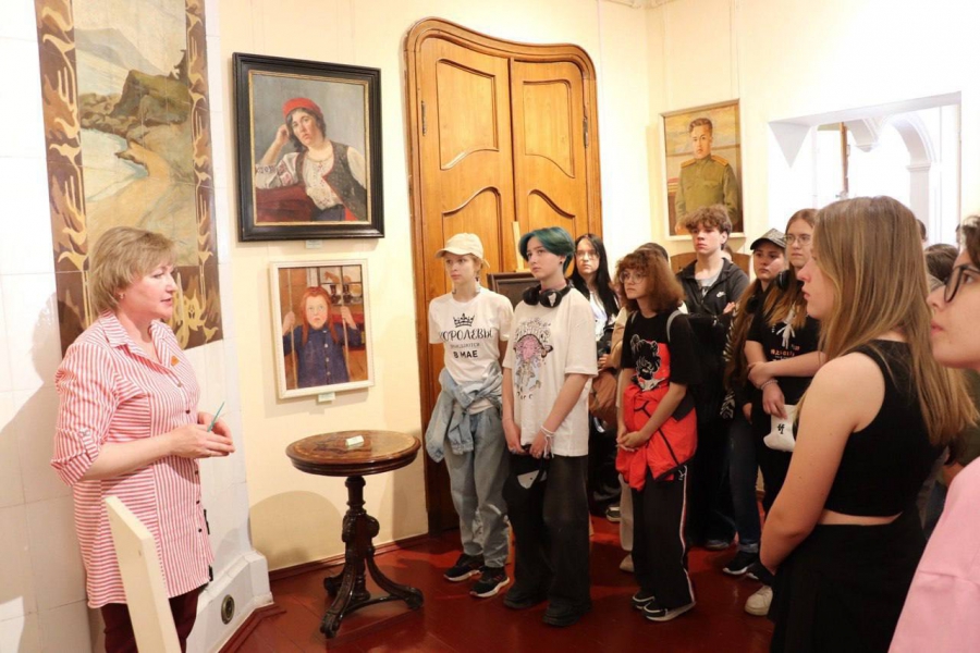 Юные художники из Саратова съездили на экскурсию в Хвалынск