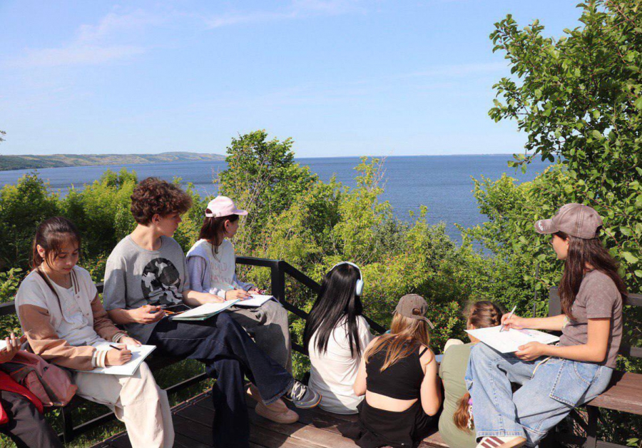 Юные художники из Саратова съездили на экскурсию в Хвалынск