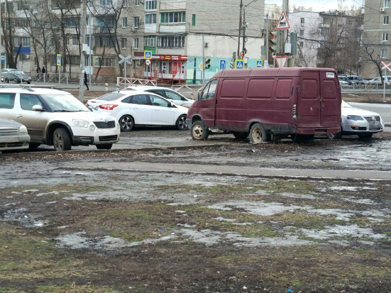 В Энгельсе будут эвакуировать с места брошенные автотранспортные средства