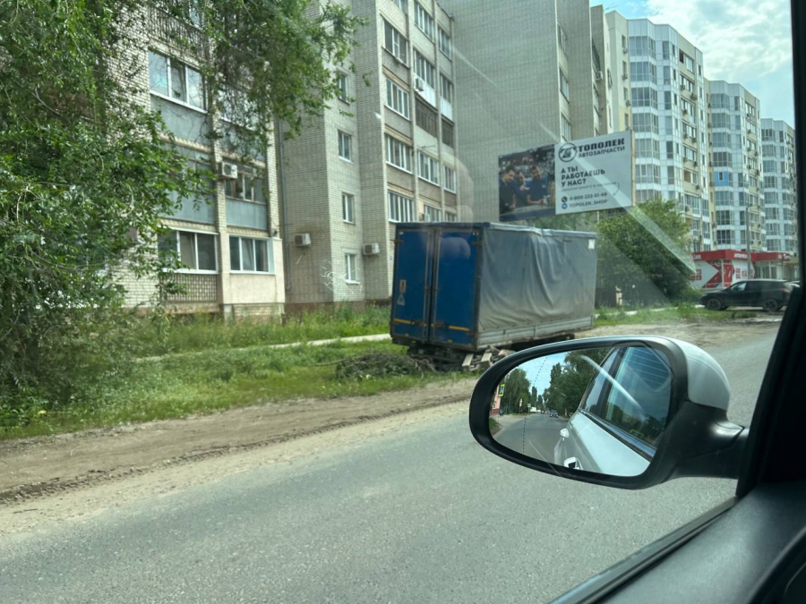 В Энгельсе будут эвакуировать с места брошенные автотранспортные средства