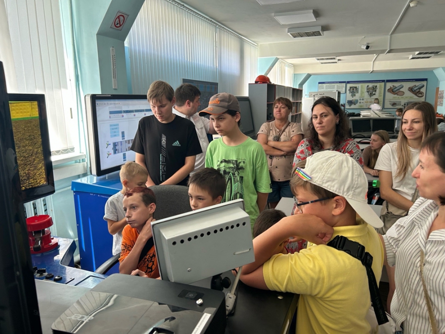 Профориентационное мероприятие для саратовских семей состоялось в моторвагонном депо Анисовка