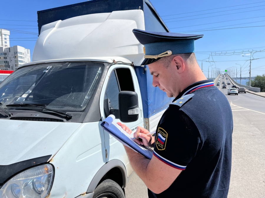 Саратовец оплатил 70 штрафов за нарушения ПДД лишь после ареста «ГАЗели»