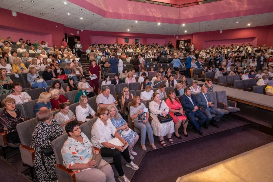 В Саратове более 99 тысяч школьников сядут за парты в этом году