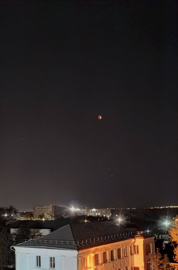 Жители Саратовской области любовались «кровавой Луной»