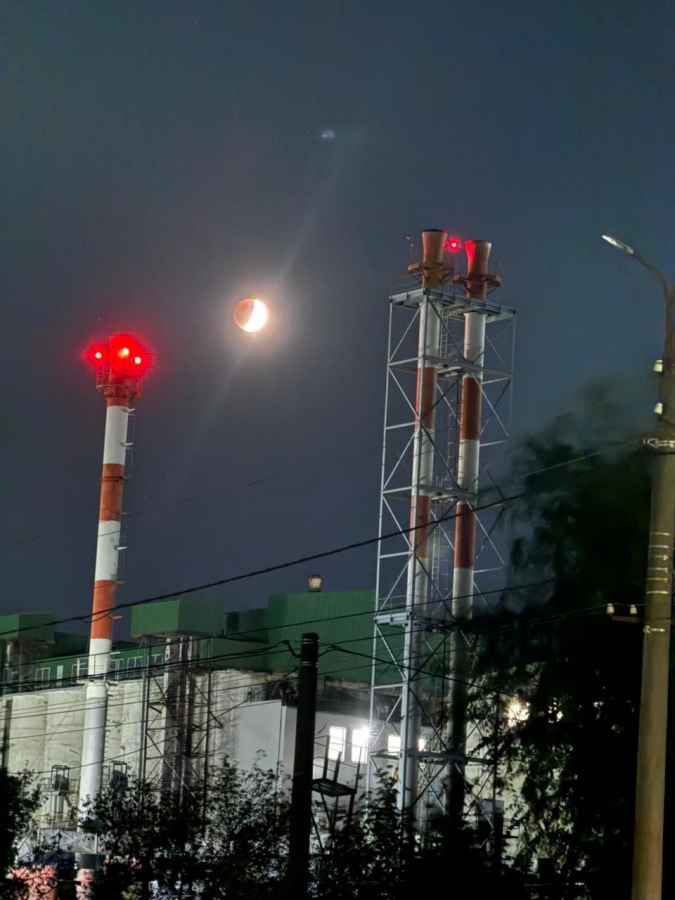 Жители Саратовской области любовались «кровавой Луной»