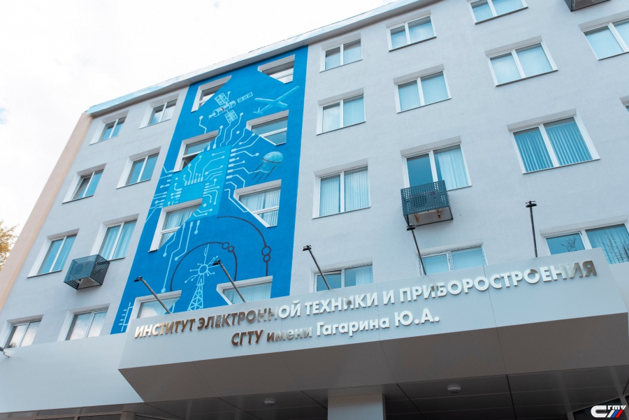 В СГТУ около отремонтированного корпуса установили памятник «Ночь перед экзаменом»