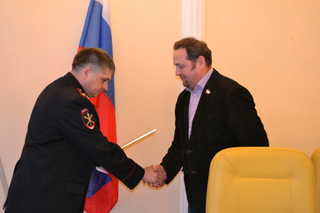 Полицейские Саратова провели с общественниками 146 акций