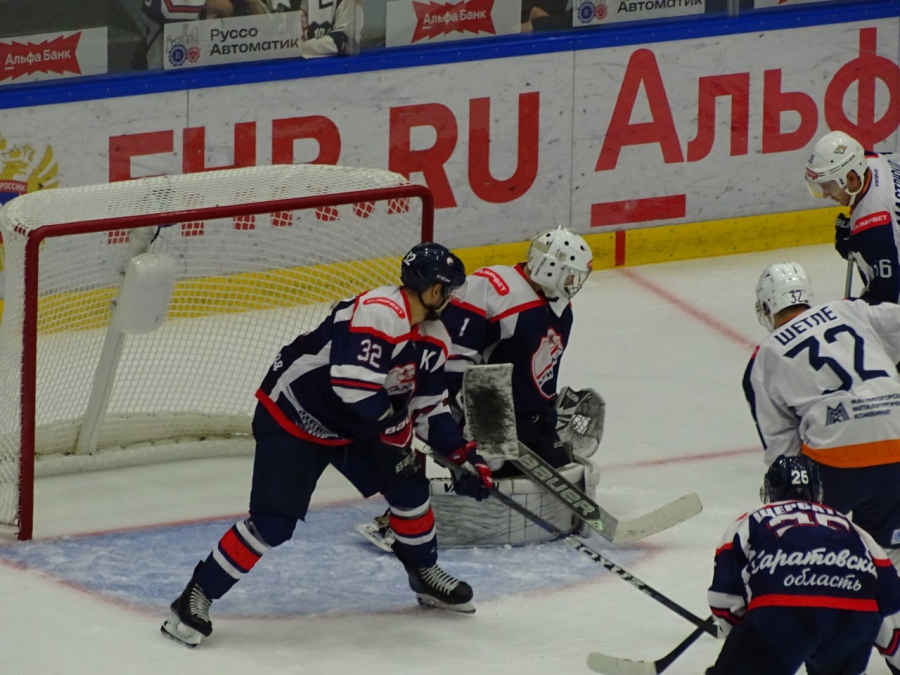 «Кристалл» в овертайме уступил лидеру ВХЛ