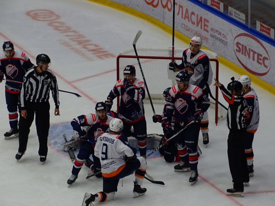 «Кристалл» в овертайме уступил лидеру ВХЛ