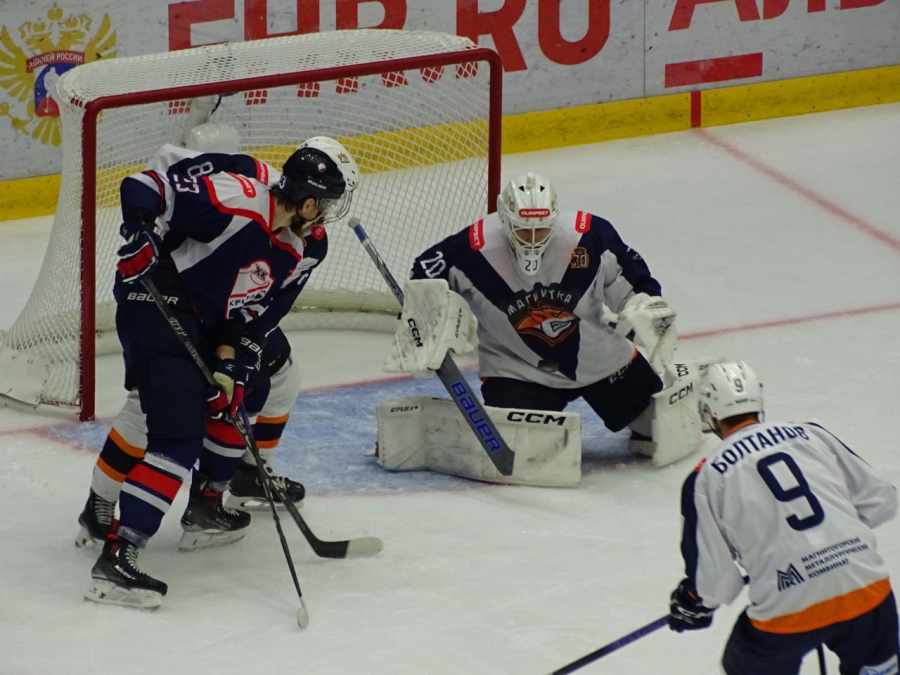 «Кристалл» в овертайме уступил лидеру ВХЛ