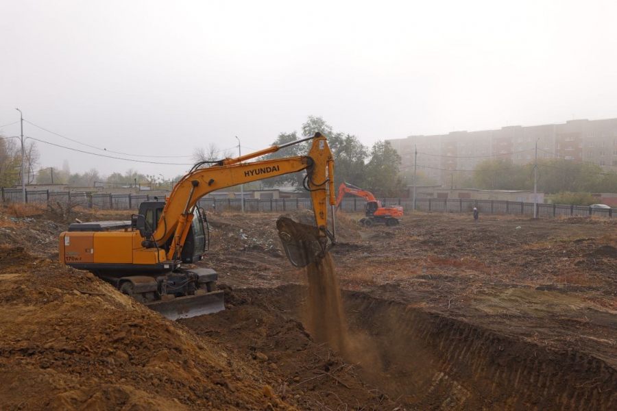 В сквере «Территория детства» приступили к полномасштабному строительству школы