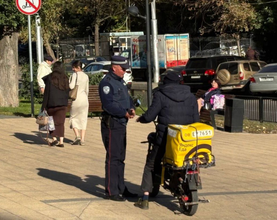 В Саратове автоинспекторы выявили более 500 нарушителей на самокатах