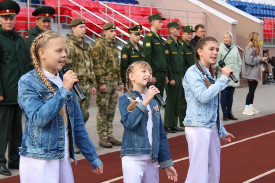 Для саратовских студентов и школьников устроили военно-патриотические состязания