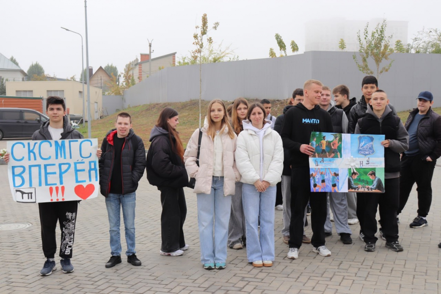 Для саратовских студентов и школьников устроили военно-патриотические состязания