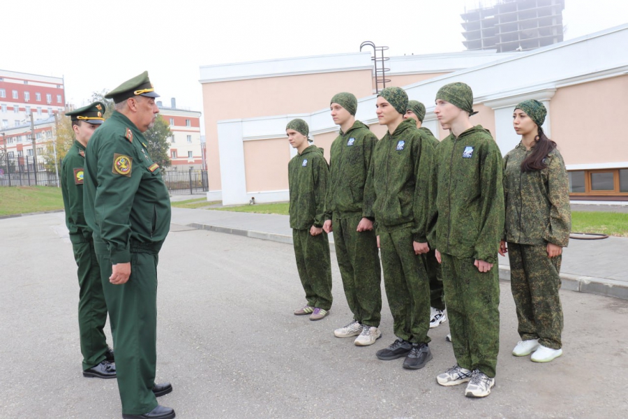 Для саратовских студентов и школьников устроили военно-патриотические состязания