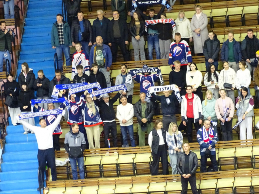 «Кристалл» не смог отыграться в матче с АКМ