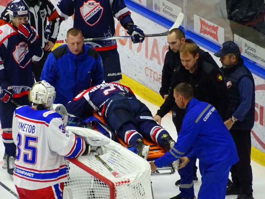 «Кристалл» не смог отыграться в матче с АКМ