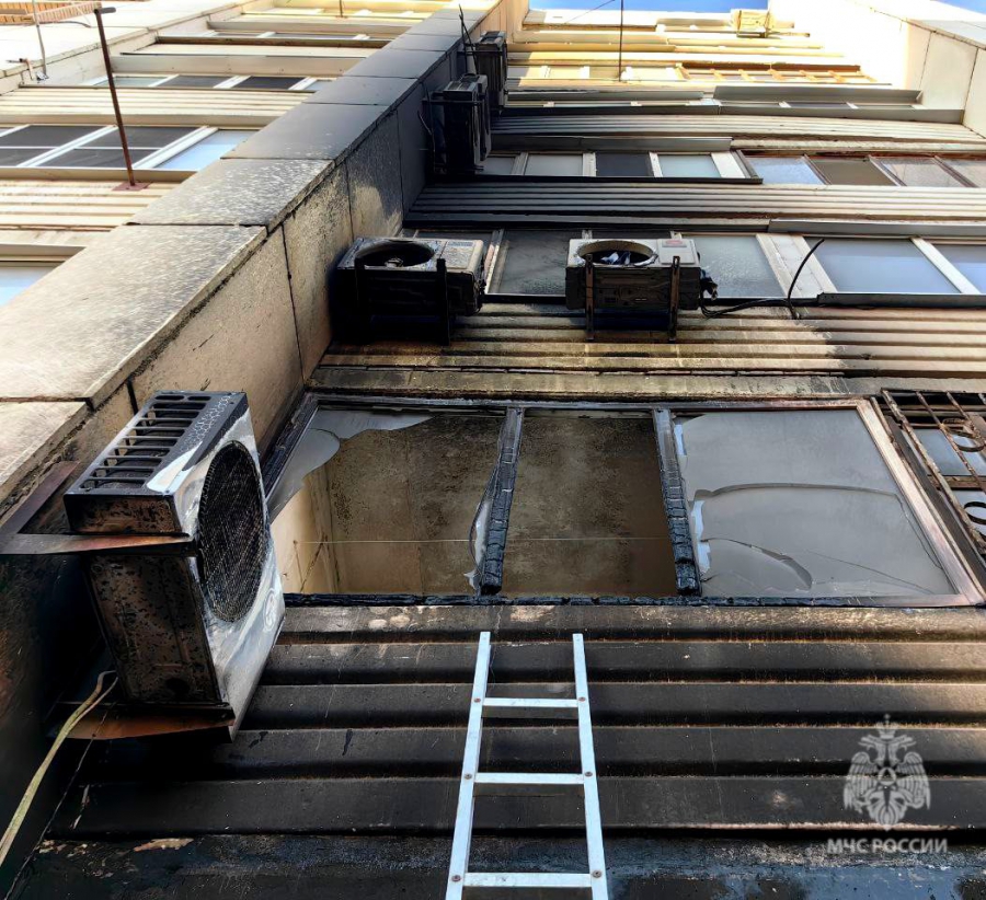 В центре Саратова из-за пожара эвакуировали жильцов многоквартирного дома