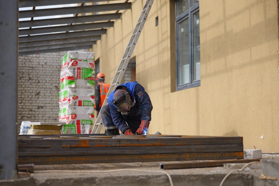 В поликлинике на Шуровой горе готовятся к установке новой мебели