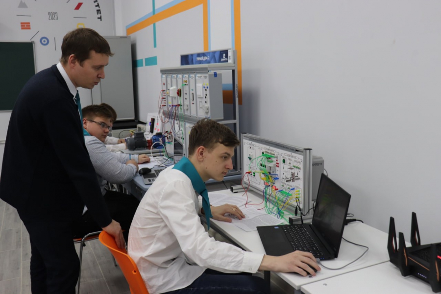 Около 2,5 тысяч студентов начали обучение благодаря проекту «Профессионалитет»