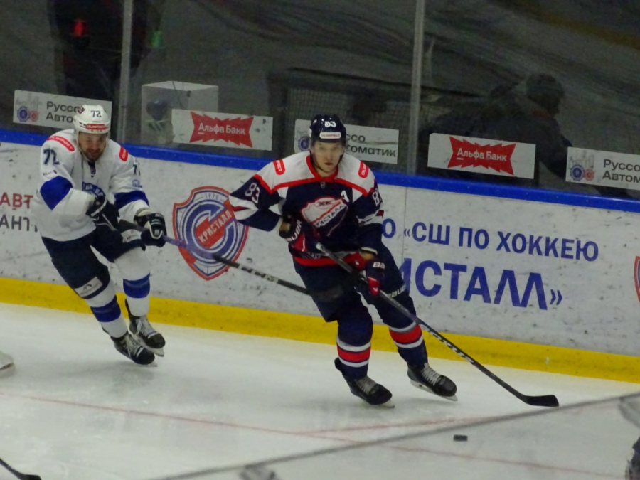 «Кристалл» дома минимально уступил «десантникам»