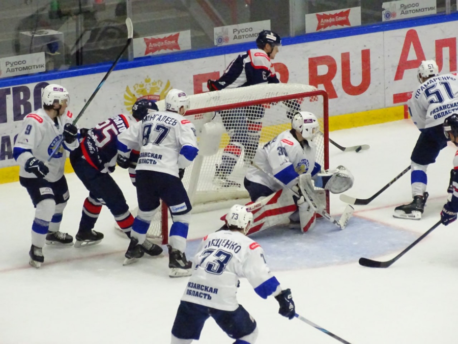 «Кристалл» дома минимально уступил «десантникам»