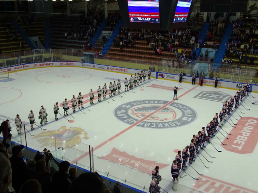 «Кристалл» минимально проиграл два домашних матча