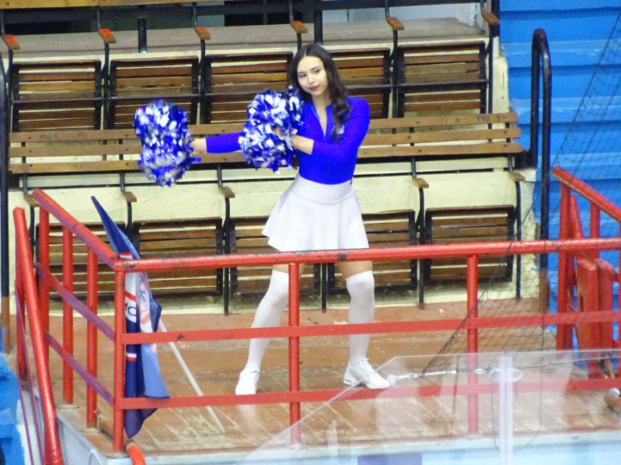 «Кристалл» минимально проиграл два домашних матча