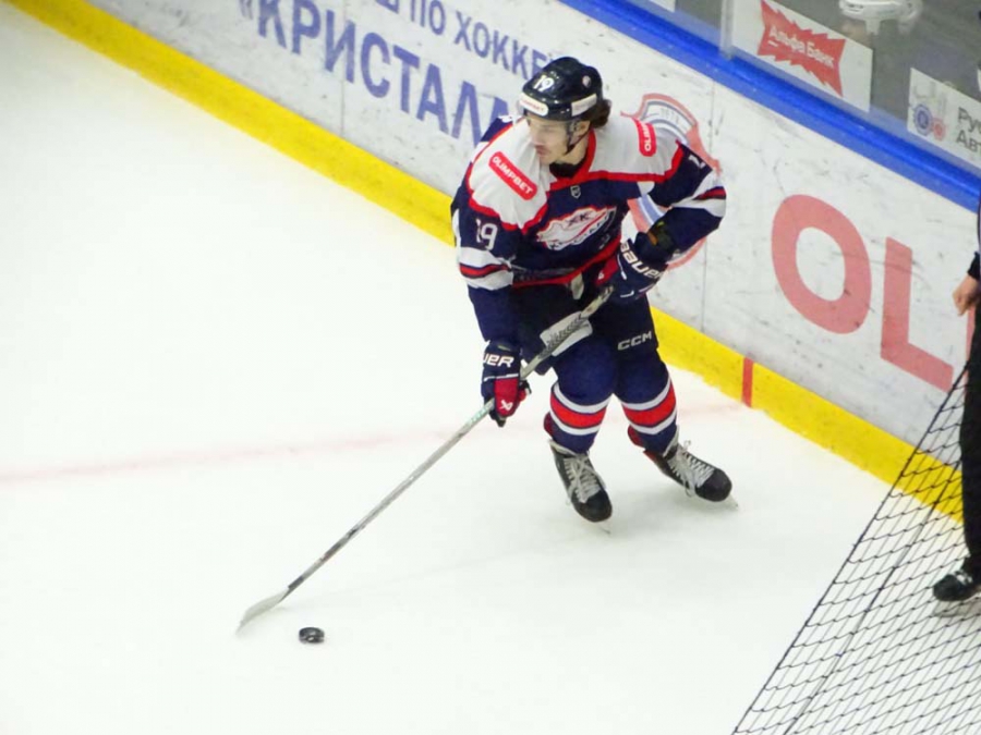 «Кристалл» пропустил шайбу в пустые ворота