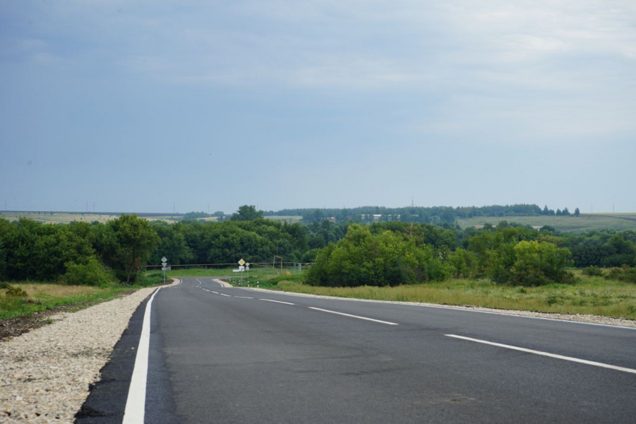 В Саратовской области по нацпроекту отремонтировали 57 километров сельских дорог