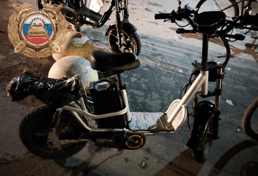 В Балакове молодой водитель электровелосипеда наехал на пожилую женщину