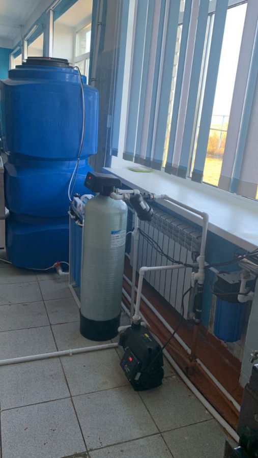 В сельских школах Демьяса и Кочетного установили новое водоочистное оборудование