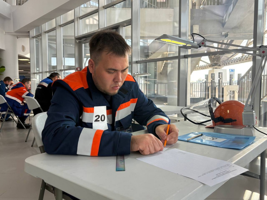 Электромонтер «Облкоммунэнерго» показал класс на всероссийском конкурсе в Волгограде