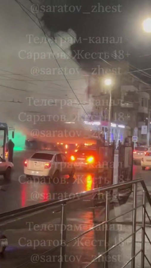 На Привокзальной площади полностью сгорел троллейбус №15