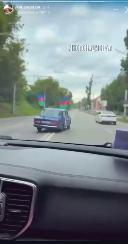 В Саратове автохам ждет суда за опасное вождение и заезд с флагами Азербайджана