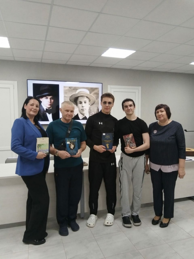 Саратовские бойцы СВО проходят реабилитацию с помощью стихов Есенина